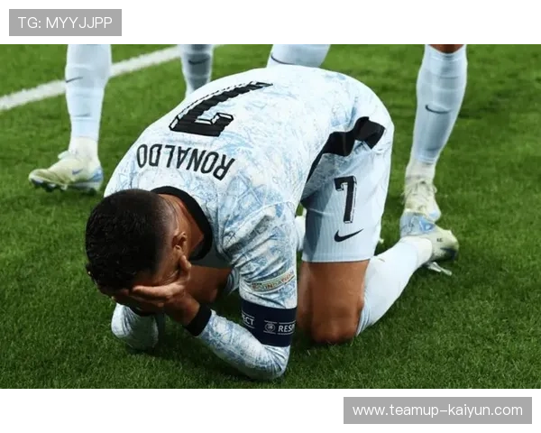 足球场上的传奇巨星展现无与伦比的技艺与风采高清瞬间捕捉荣耀时刻