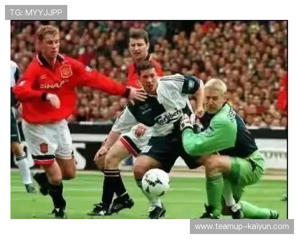 足球巨星聚首璀璨晚宴 共话绿茵传奇与未来发展